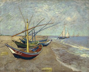 Les Saintes-Maries-de-la-Mer sahilinde balıkçı tekneleri